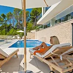 Villa Hera - Private Pool, Near Beaches, Ideal For Groups *