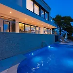 Hera - Private Pool, Near Beaches, Ideal For Groups
