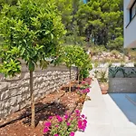 Hera - Private Pool, Near Beaches, Ideal For Groups Lumbarda