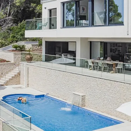 Hera - Private Pool, Near Beaches, Ideal For Groups