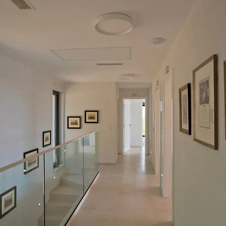 Hera - Private Pool, Near Beaches, Ideal For Groups