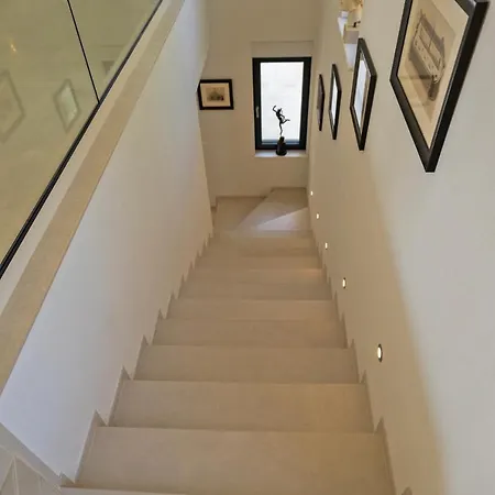 Villa Hera - Private Pool, Near Beaches, Ideal For Groups Lumbarda