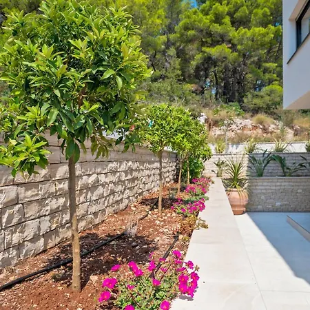 Hera - Private Pool, Near Beaches, Ideal For Groups Λομπάρδα