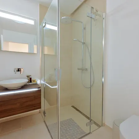 Βίλα Hera - Private Pool, Near Beaches, Ideal For Groups Λομπάρδα
