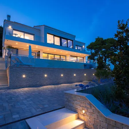 Villa Hera - Private Pool, Near Beaches, Ideal For Groups *