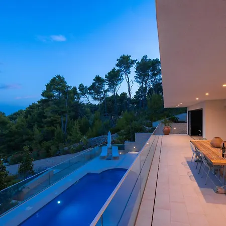 Hera - Private Pool, Near Beaches, Ideal For Groups Lumbarda