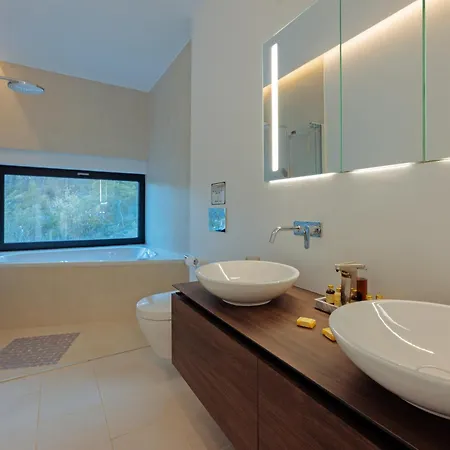 Villa Hera - Private Pool, Near Beaches, Ideal For Groups Lumbarda