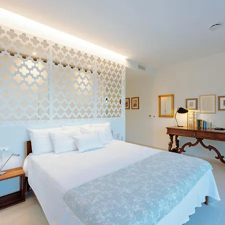 Hera - Private Pool, Near Beaches, Ideal For Groups لومباردا