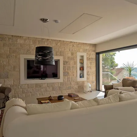 Villa Hera - Private Pool, Near Beaches, Ideal For Groups