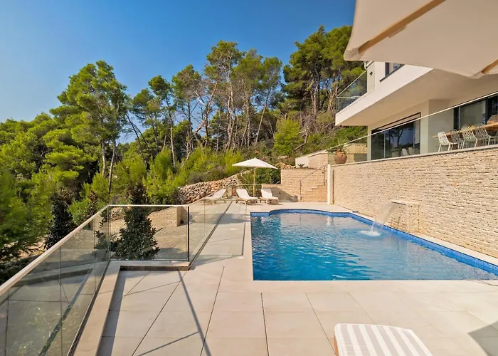 Villa Hera - Private Pool, Near Beaches, Ideal For Groups