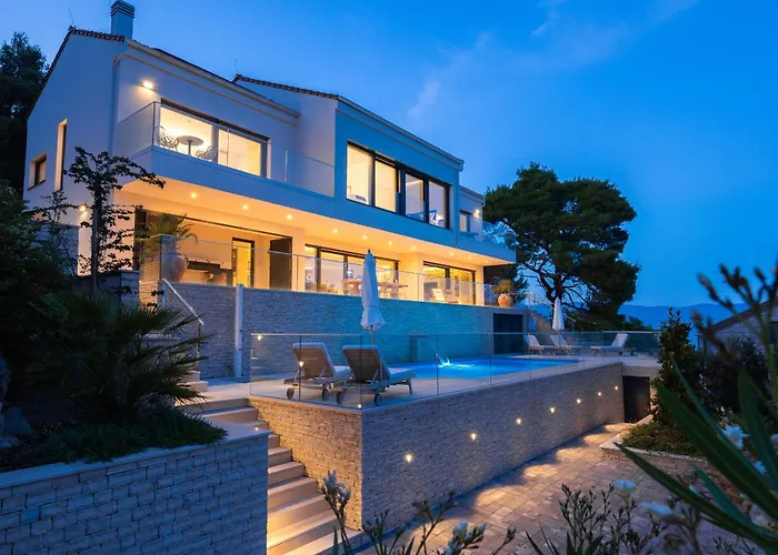 Hera - Private Pool, Near Beaches, Ideal For Groups Lumbarda