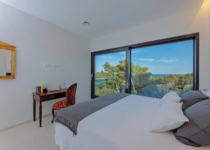 Villa Hera - Private Pool, Near Beaches, Ideal For Groups Lumbarda