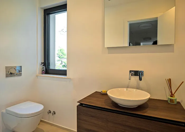 Hera - Private Pool, Near Beaches, Ideal For Groups Lumbarda