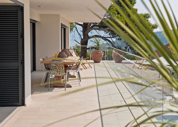 Hera - Private Pool, Near Beaches, Ideal For Groups